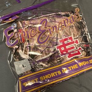 Eric Emanuel shorts camo size large